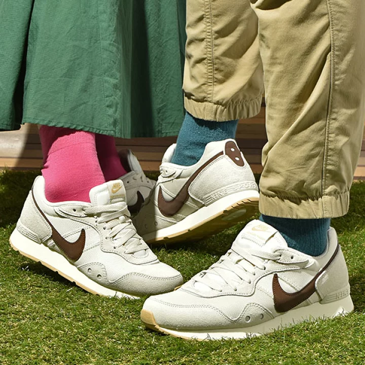 スニーカーについて教えてください