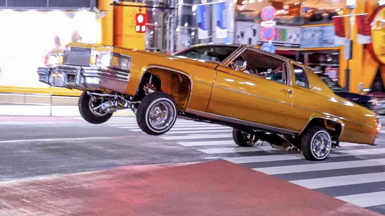 渋谷スクランブル交差点付近で車が雑踏に突っ込む 8人けが重傷者なし ハンドル操作ミスか 運転手を過失運転傷害で逮捕