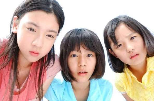 三吉彩花、鋭い眼光＆くっきり腹筋の『anan』表紙が最上級に美しい　「完璧ボディー」「カッコ良すぎて……」