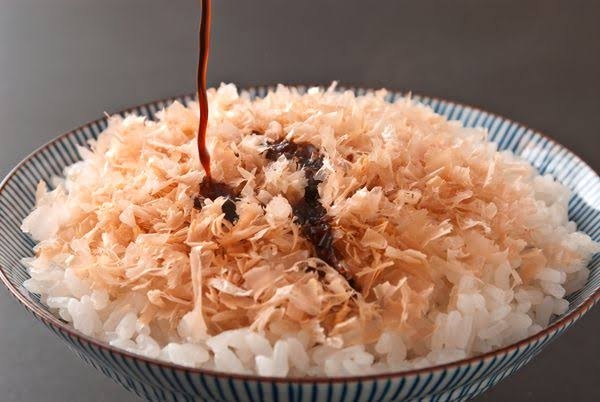 安くて美味しいけど他人には言えない「私の貧乏飯」告白 ソーセージ丼、ツナごはん、カップ麺ねこまんま等