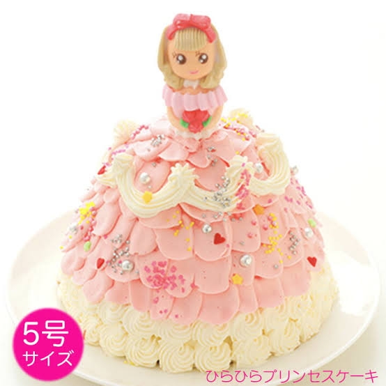 熊田曜子、次女8歳誕生日に“ドールケーキ”を手作り！「すごいリアル」「食べるのがもったいない」