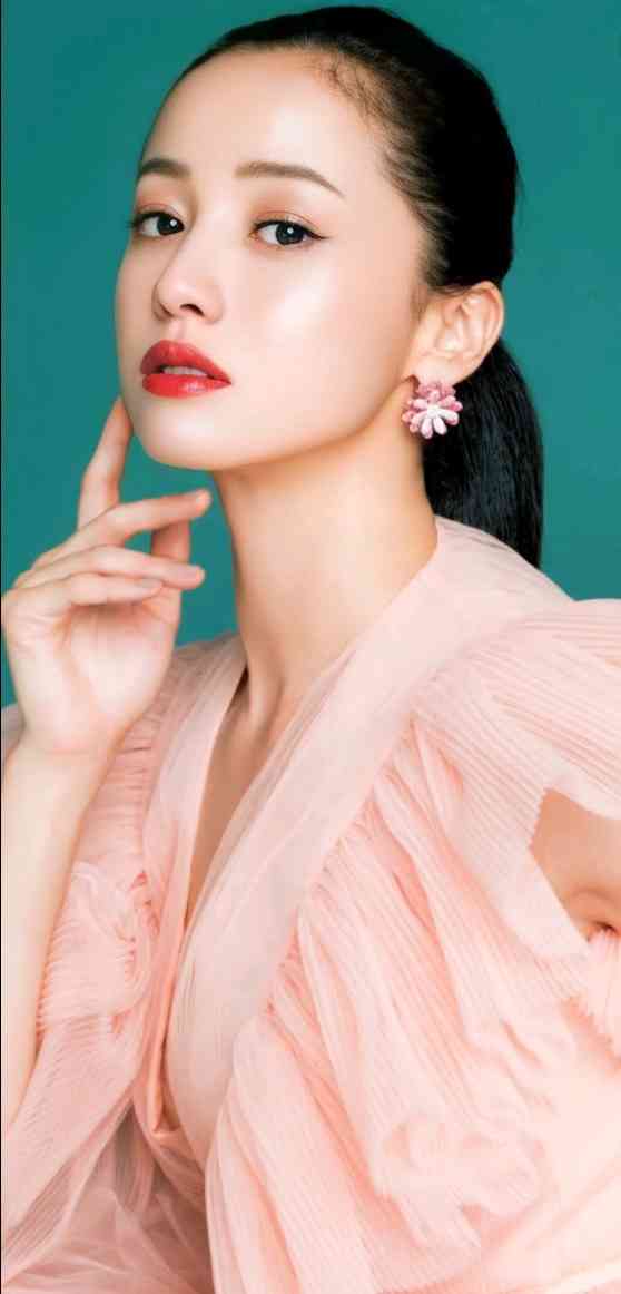 沢尻エリカ、メーテル風の最新ショットにネット沸き立つ　“不変の姿”に「えげつなく可愛い」「美しすぎる」