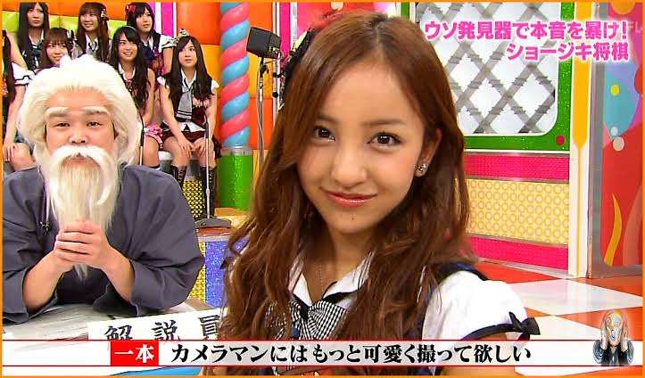 10年後にまた会えた！　板野友美、現役AKB48との集合ショットがなじみすぎ　「全然変わってないやん！」「全く老けんな」