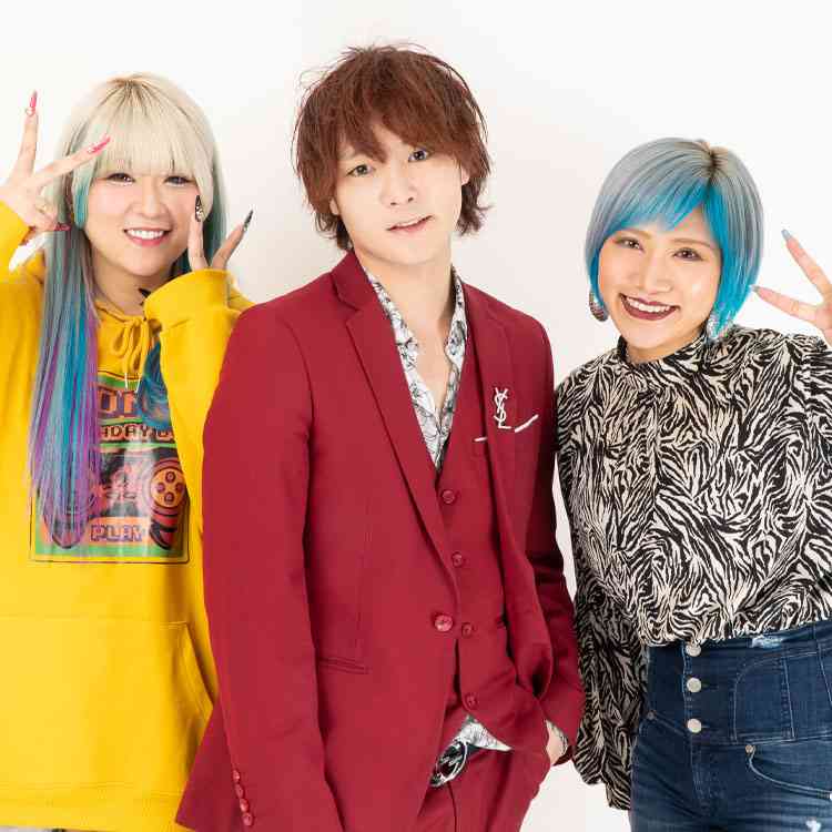 あの、金髪＆ギラギラメイクで“ガチギャル”に大変身　ノリノリなageピースで「気分上がる」「強くなった気がする！」