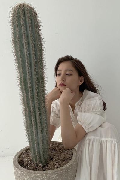 新木優子、芸能界のお姉さんは「田中みな実さん」　美容の相談も