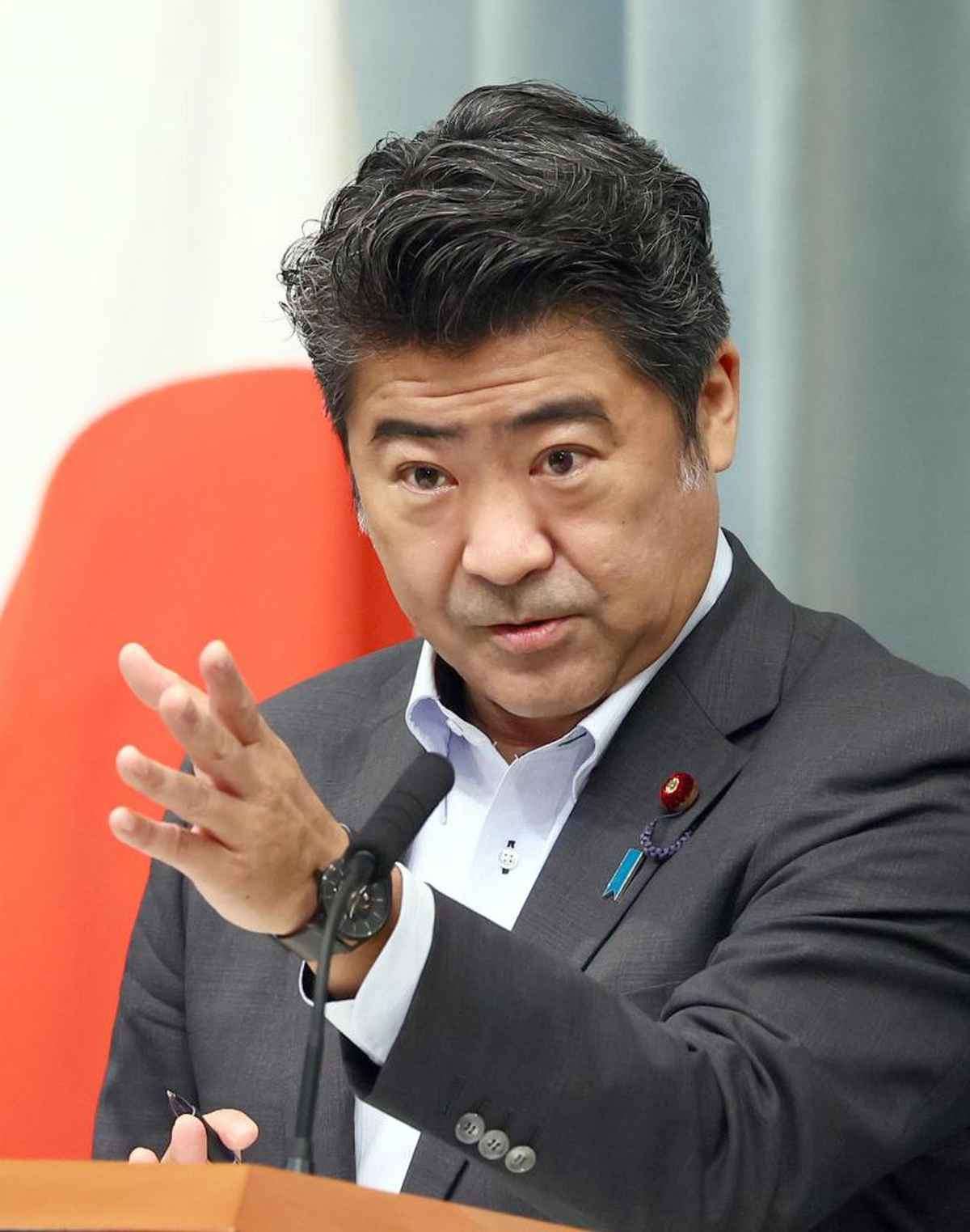 神田財務副大臣が辞表 税金滞納問題で更迭