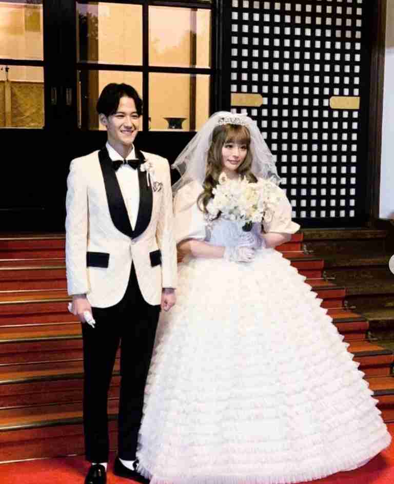 きゃりーぱみゅぱみゅ　夫・葉山奨之とウェディング2ショット　ドレス姿に「可愛すぎ」の声