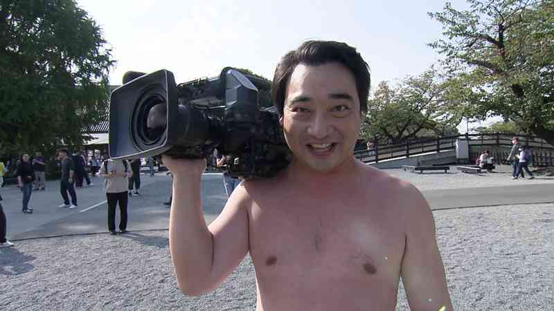 女性スキャンダルの「ジャンポケ」斉藤、禊で“馬糞”まみれに　「千鳥」も「こんなウケんことある？　（笑）」