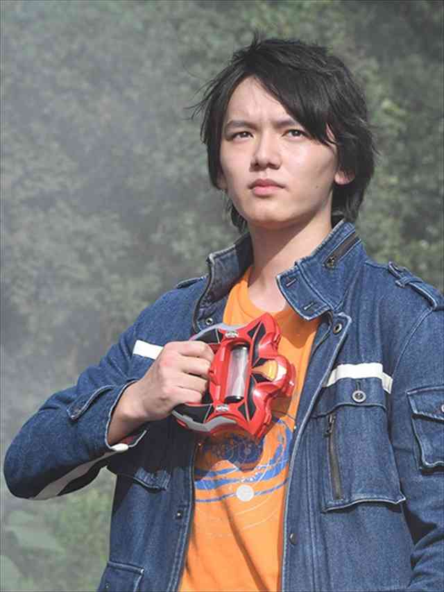 元人気子役・濱田龍臣、激変した23歳の姿！178センチ見せた「すっごいイメチェン」「カッコイイ！」