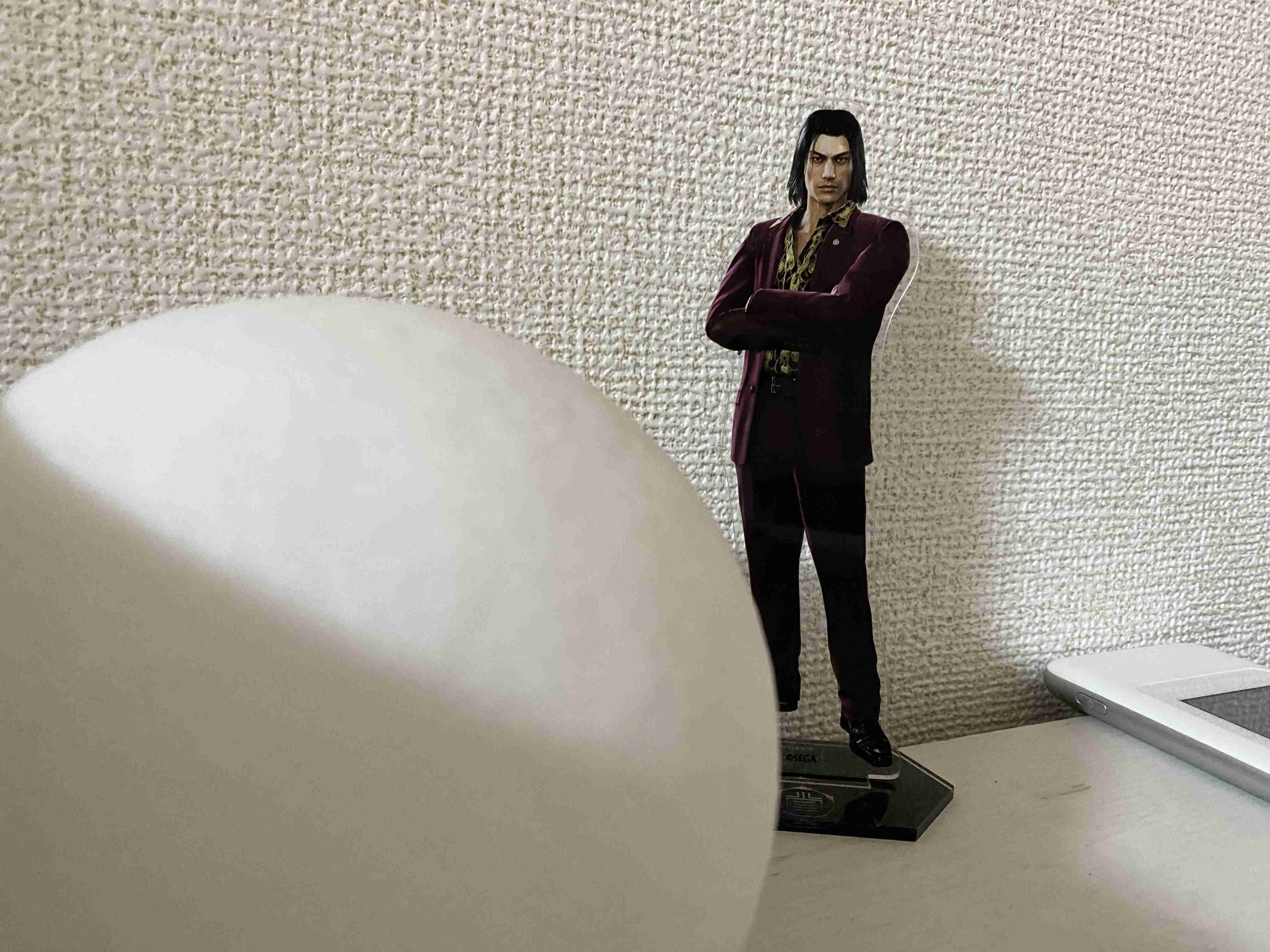 持っているアクスタを見せ合って感想を言うトピ