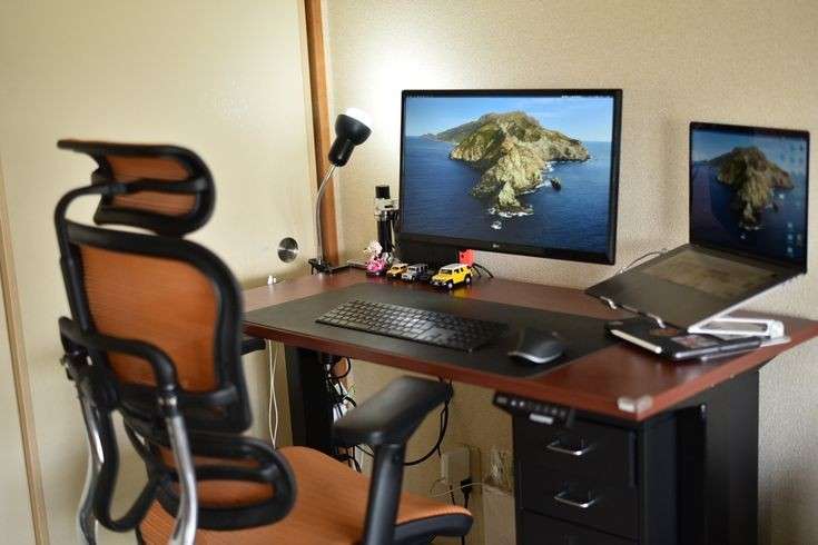 リモート中の人、デスク環境どんな感じ?