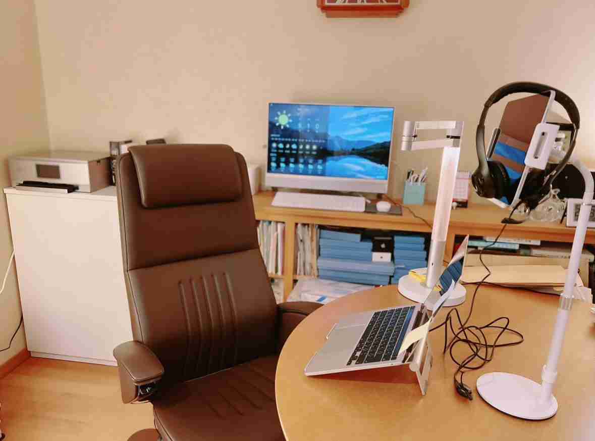 リモート中の人、デスク環境どんな感じ?