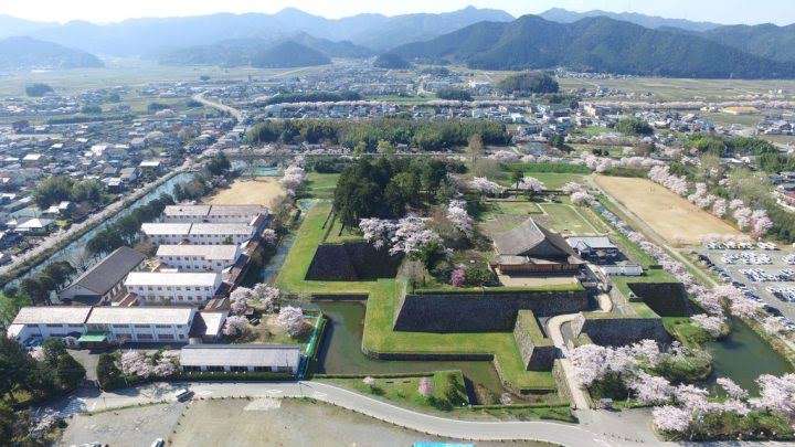 お城の歴史建築を語るトピ