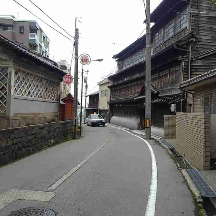 家の周りの風景見せてください。(身バレしないように気をつけてください)
