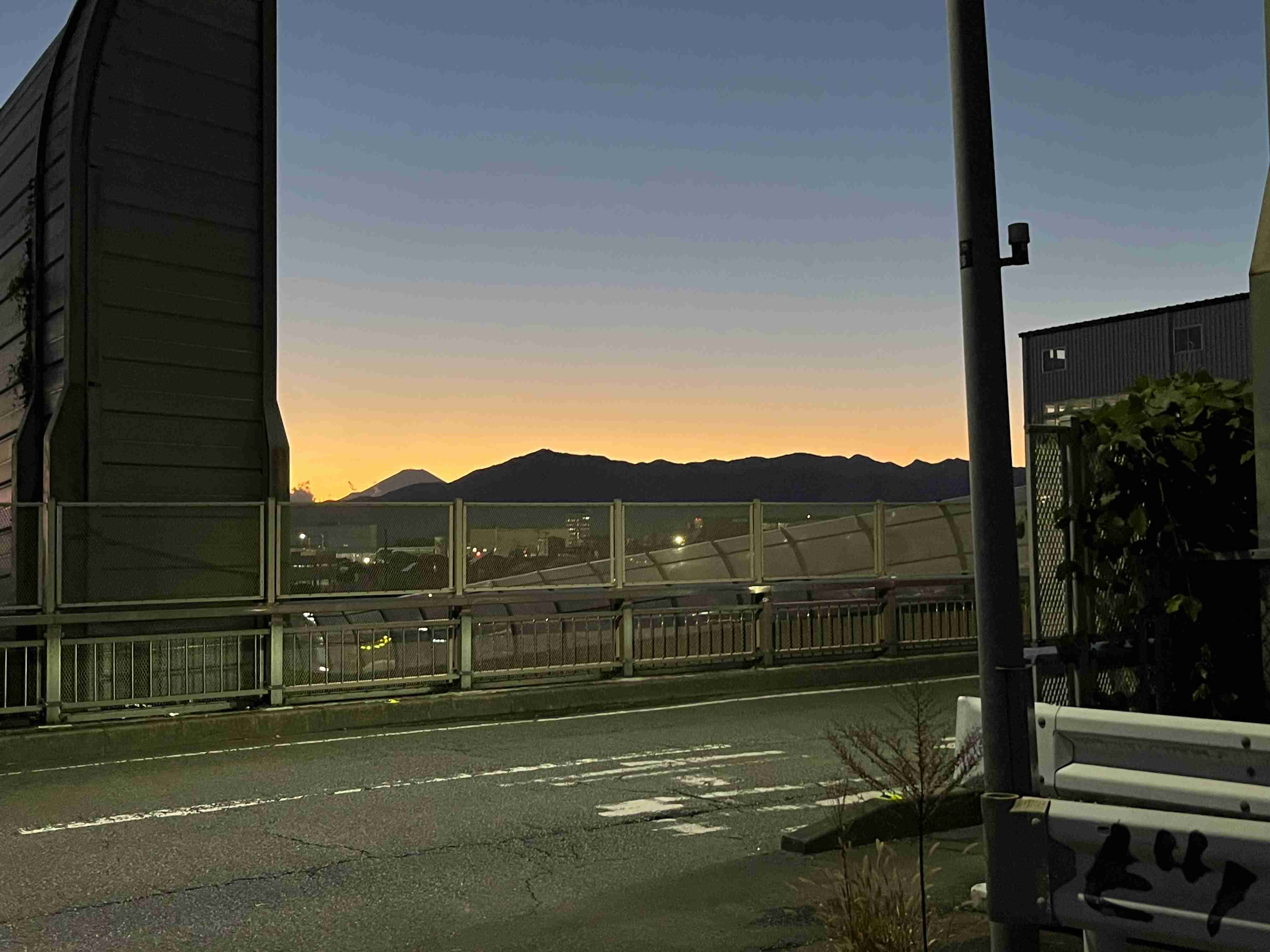 家の周りの風景見せてください。(身バレしないように気をつけてください)