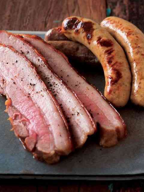 ソーセージ、ベーコン、ハムを使った料理