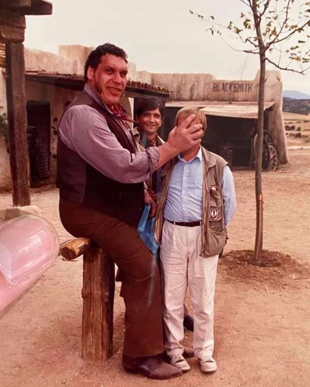 とにかくデカいものの画像