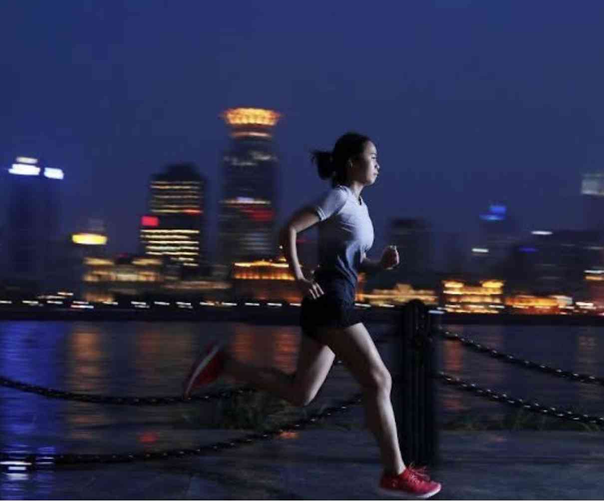 画像を見て曲のタイトルを当ててください