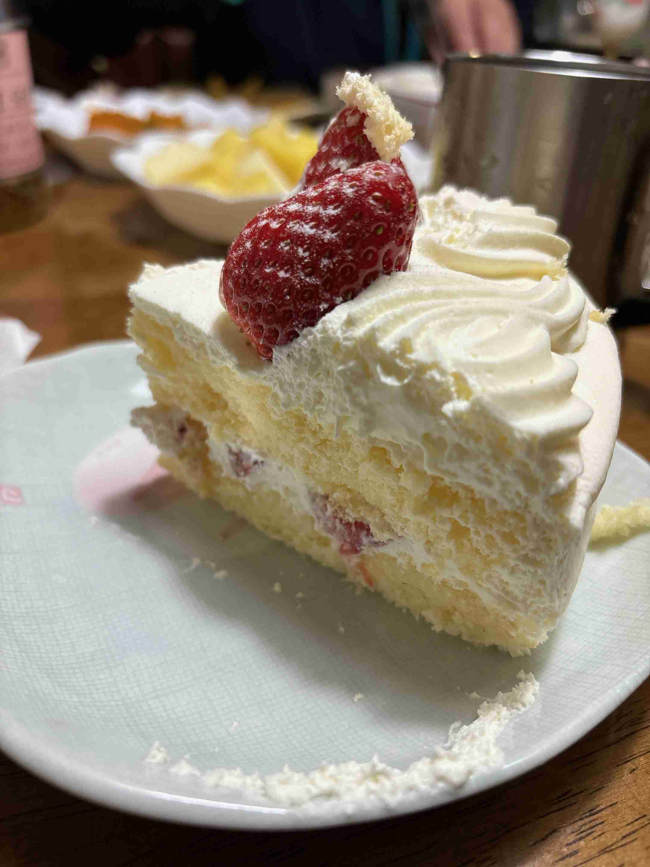 クリスマスケーキ「ぐちゃぐちゃ」被害訴え370件 高島屋が謝罪