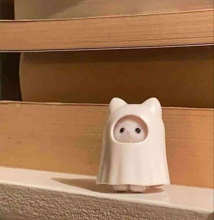 “癒されバニア”がブーム？「頭をひとなでしてから働きます」シルバニア人形を持ち歩いて癒やされる限界社会人の叫びとは