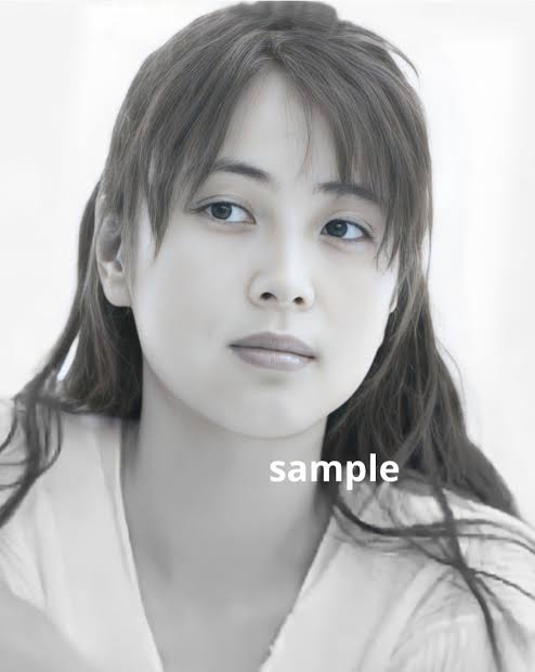 目だけで有名人を当ててください