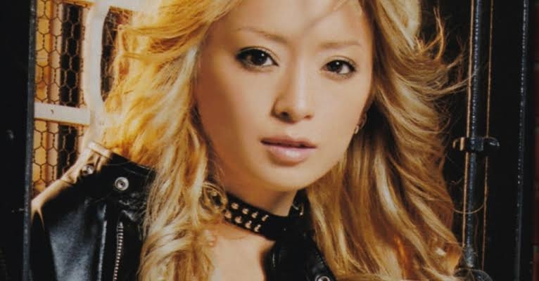 目だけで有名人を当ててください