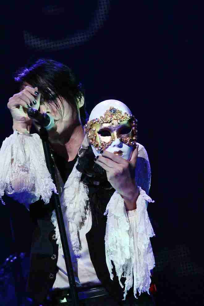 「BUCK―TICK」櫻井敦司さん偲ぶ会　献花券の転売横行、価格10倍超も…ファン激怒「許せない」