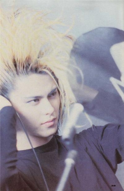 「BUCK―TICK」櫻井敦司さん偲ぶ会　献花券の転売横行、価格10倍超も…ファン激怒「許せない」