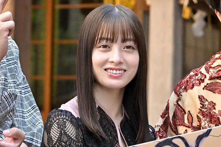 橋本環奈：ドレス姿で美背中披露　5年ぶりの写真集をセルフプロデュース　来年25歳の誕生日に発売へ