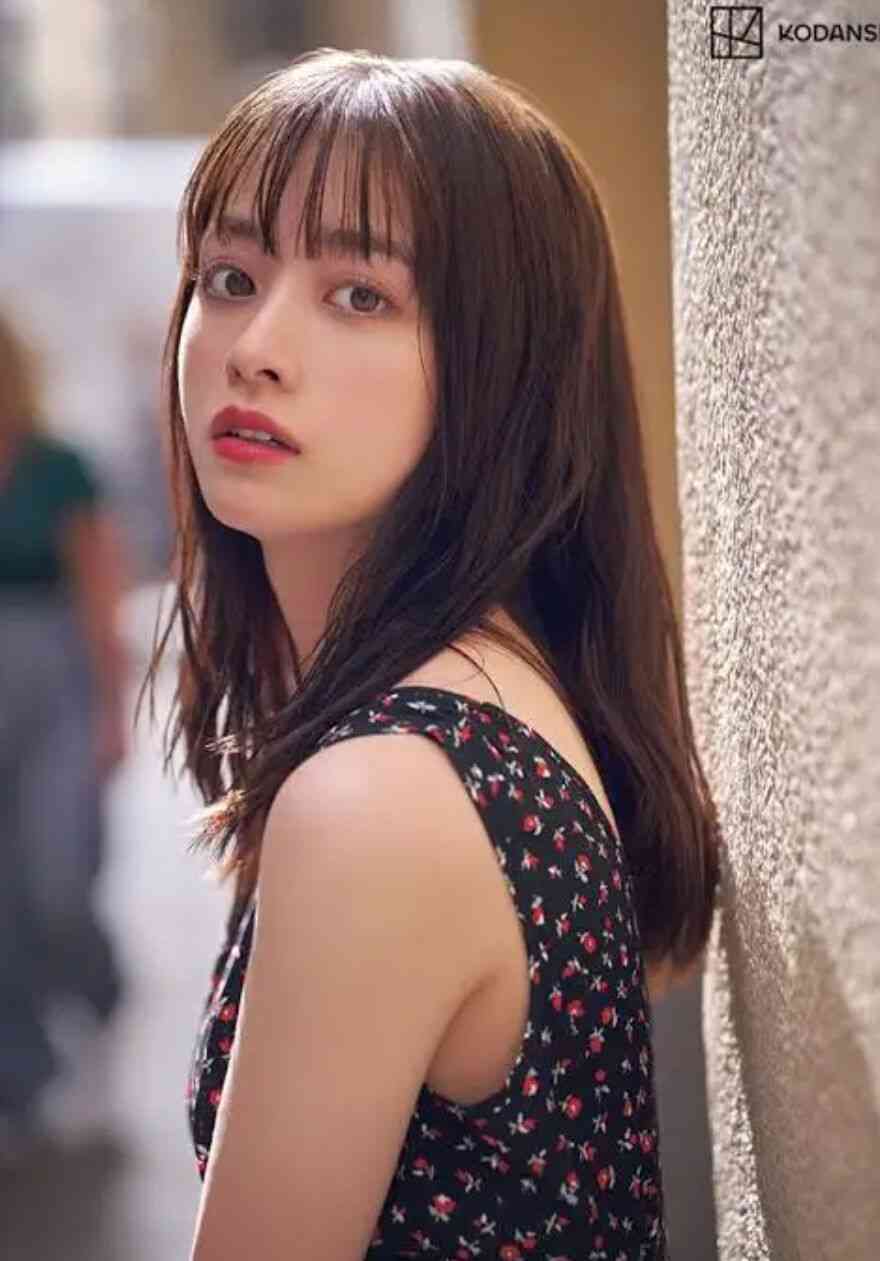 橋本環奈：ドレス姿で美背中披露　5年ぶりの写真集をセルフプロデュース　来年25歳の誕生日に発売へ