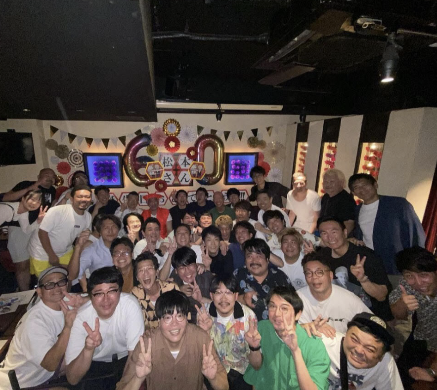 《参加女性が続々告発》「全裸の松本人志がいきなりキスしてきて…」「俺の子ども産めや！」1泊30万円の超高級ホテルで行われた「恐怖のゲーム」