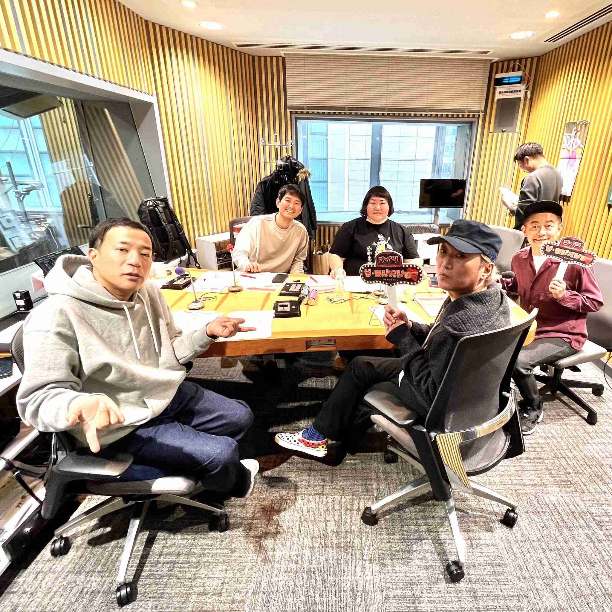 《参加女性が続々告発》「全裸の松本人志がいきなりキスしてきて…」「俺の子ども産めや！」1泊30万円の超高級ホテルで行われた「恐怖のゲーム」