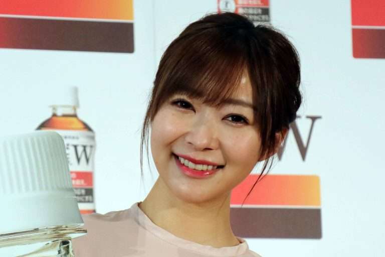 指原莉乃 ユニクロ2990円ショルダー×上質ニットの上級テク私服に称賛多数「真似っ子して買った」「好みすぎる」