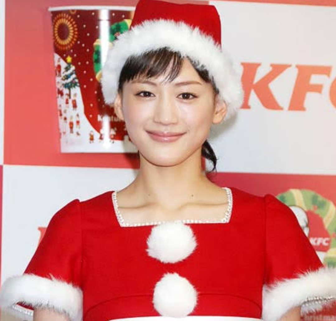 色んな芸能人のサンタコスプレが見たい