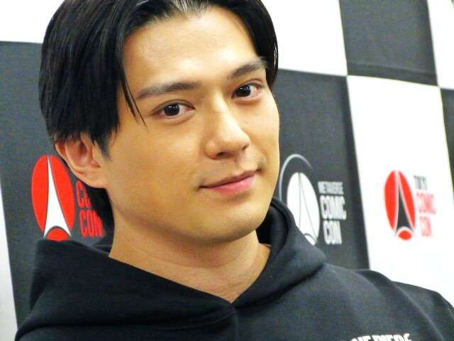 新田真剣佑、主演映画『聖闘士星矢』大コケに続き「1万5000円撮影会」が定価割れ続出　電撃結婚と国内の活動セーブで人気が急低下も「問題ない」背景