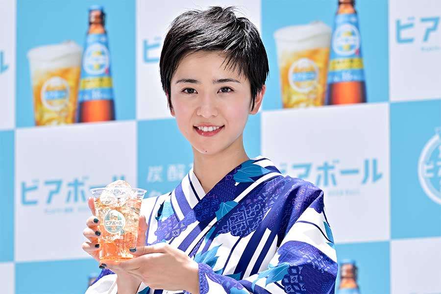 ショートヘアに似合う服装やメイク