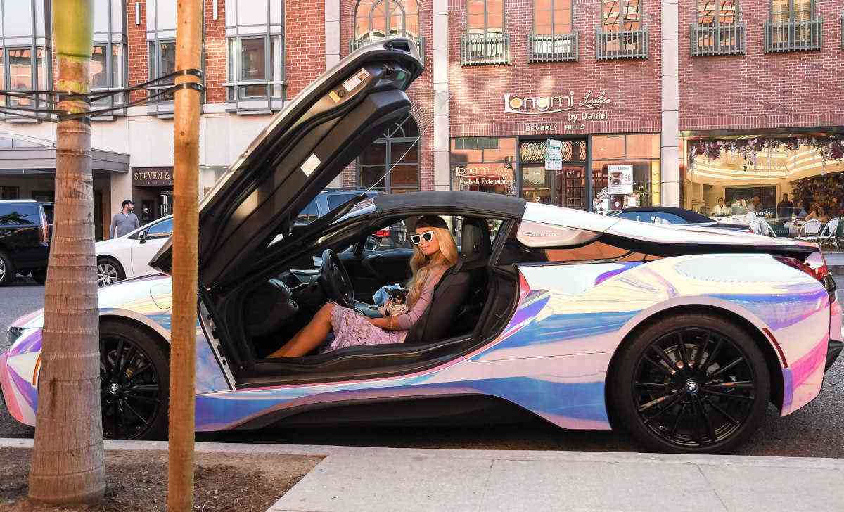 女性が「かっこいい」と思う外車は？ 2位は「ポルシェ・911」、1位は…