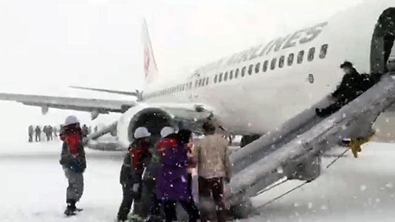 衝突から「18分間」で乗客乗員全員が避難「奇跡の脱出」の裏に…2016年の「乗客が荷物を持って逃げようとした」事故の反省