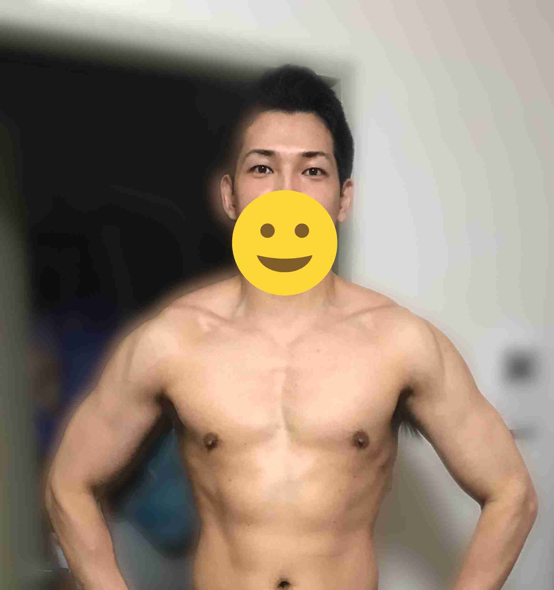 「祖父の昔の写真がイケメンで文豪かと思った」→孫と見比べると…　重なる面影にほれぼれ「遺伝ってすごい」「ちゃんと似てる！」