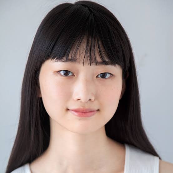 一重から整形なしで二重になった人、いつなりましたか?
