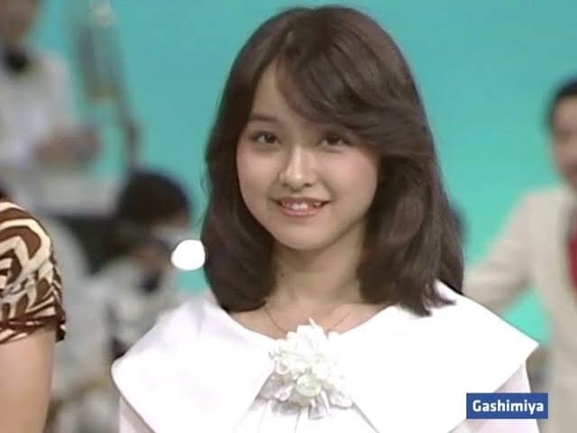 一重から整形なしで二重になった人、いつなりましたか?