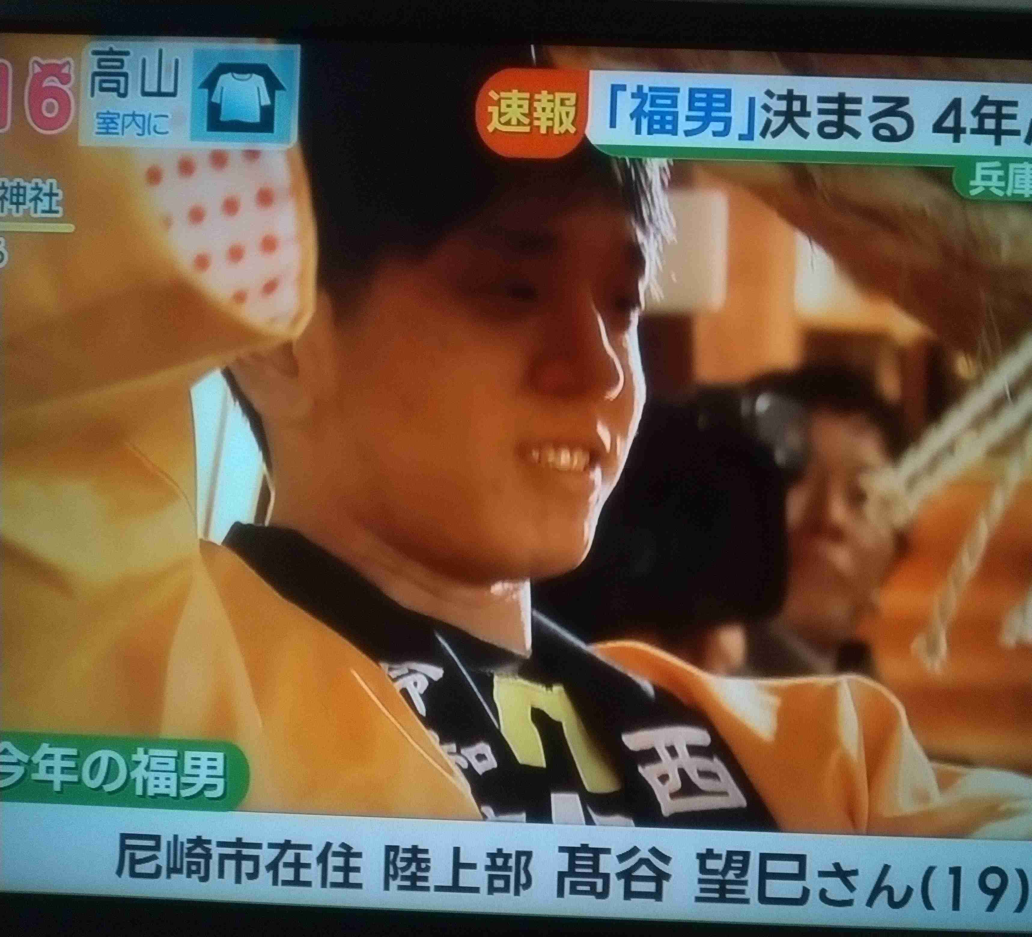 開門神事「福男選び2024」一番福は大学生の高谷望巳さん(19)陸上部に所属「地震で被災された方に福を届けて元気になってもらいたい」