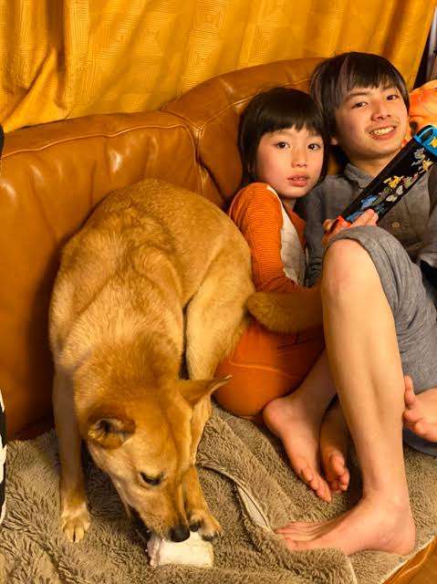 片桐仁の「スゲ～髪色」な19歳息子が「男前」と話題　「オサレさん」「爆イケ！」