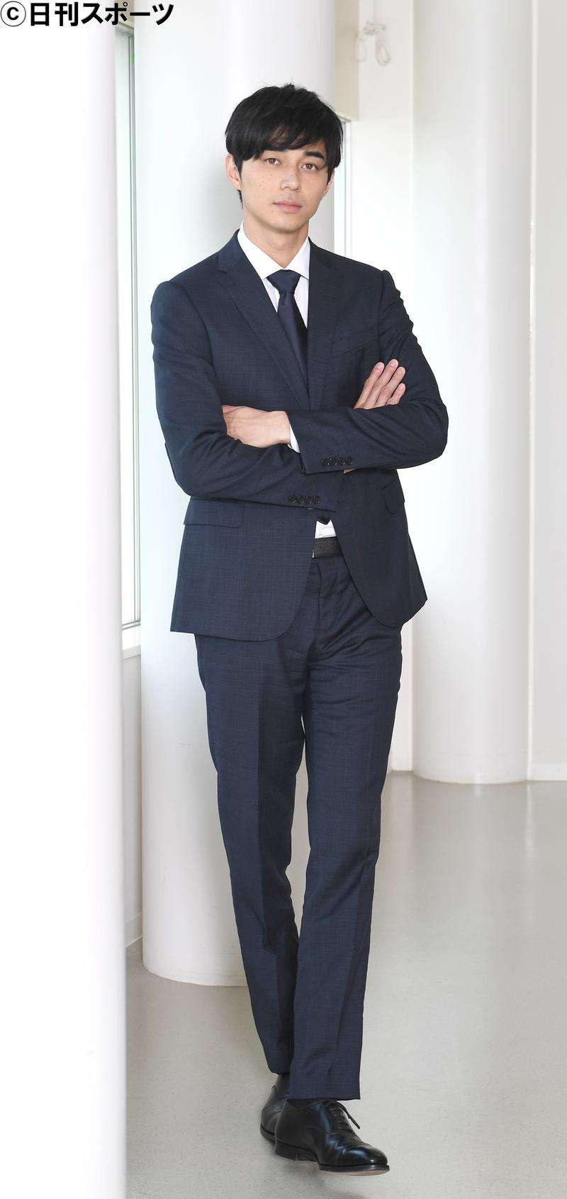 東出昌大、野営してても「俗なんですよ、僕」　たばこバカスカ、酒も浴びるほど、ジャンクフードも