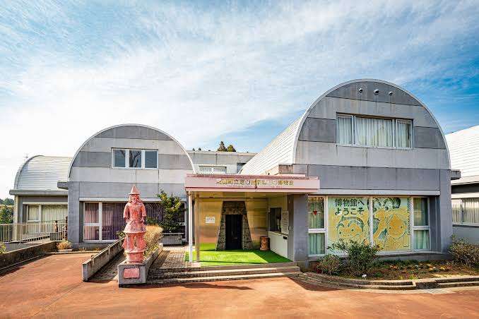 古代マヤ文字や土偶モチーフのボトルなど…美術館のクラファン返礼品がユニーク! 岡山・備前市