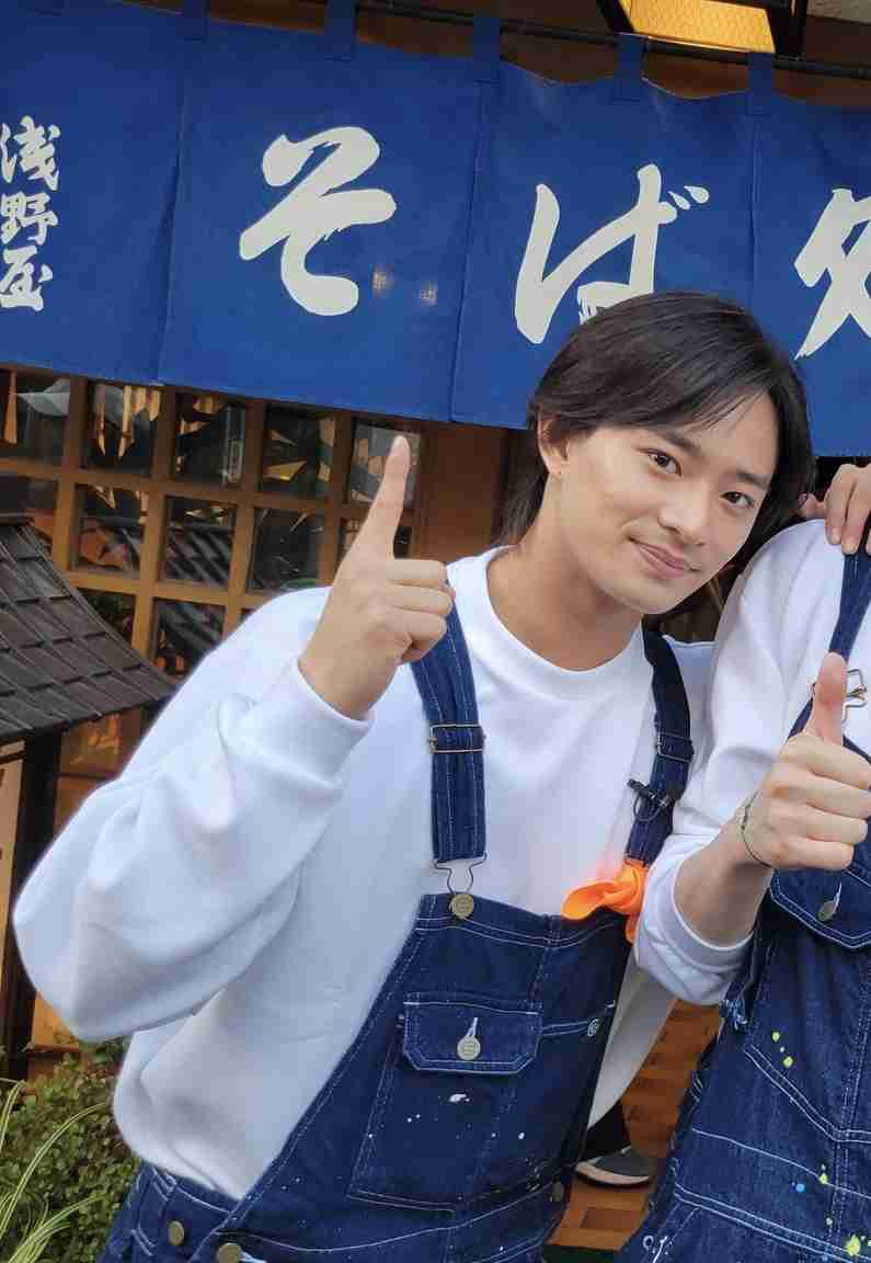 キンプリ永瀬廉、25歳の誕生日にインスタ開設 黒&白の対照的な衣装まとった写真添え、ファンは歓喜「びっくり!!」