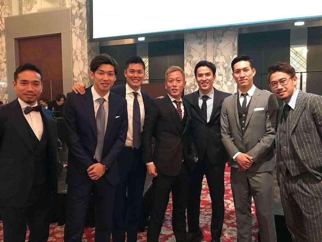 じゅんいちダビッドソン、第2子男児誕生「まだまだ前線で体を張り続けなければ」 家族4人の写真公開