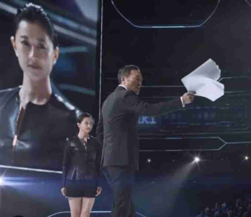 「君のお陰で俺は恥をかかされた」「文句あるなら辞めたら」ハズキルーペ会長（65）が有名学園で女子生徒に“言論封殺”《会場にはすすり泣く声が…》