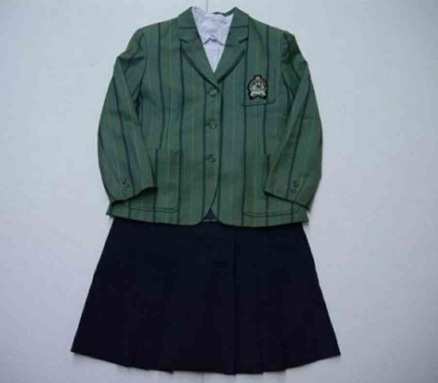 中学・高校時代の制服はどんなのでしたか?