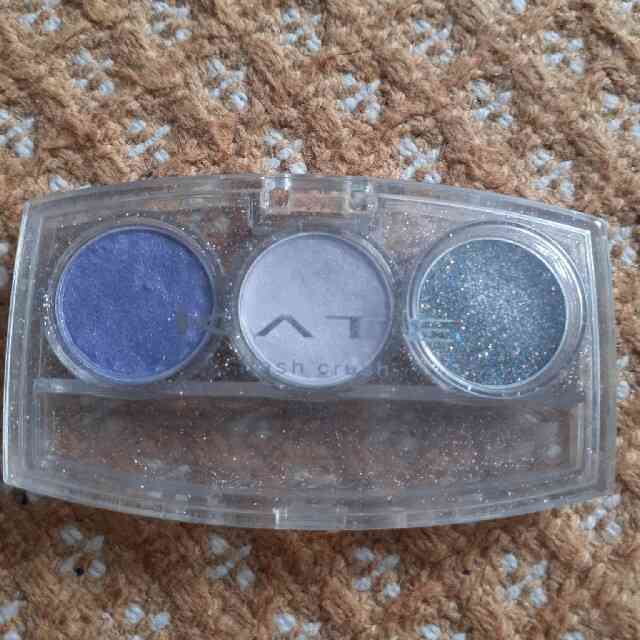 古い化粧品を使って起きたトラブル…